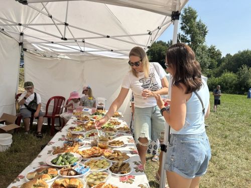 Мурзихада үткән Кыяр бәйрәменә төрле төбәкләрдән кунаклар җыелды