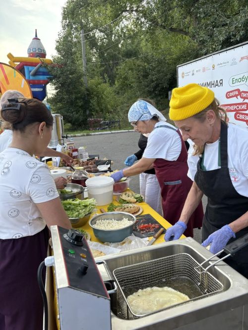 Надежда Петрова Алабугада «Пир в мир» гастрофестивалендә кунак булды