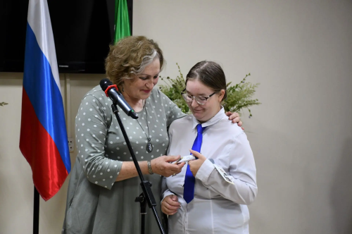 В Елабужском колледже культуры открылась выставка работ пленэра