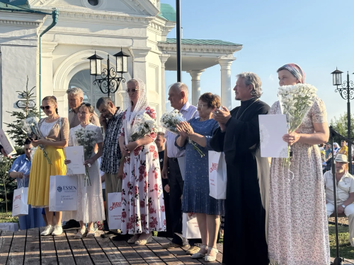 В Елабуге торжественно отметили День семьи, любви и верности