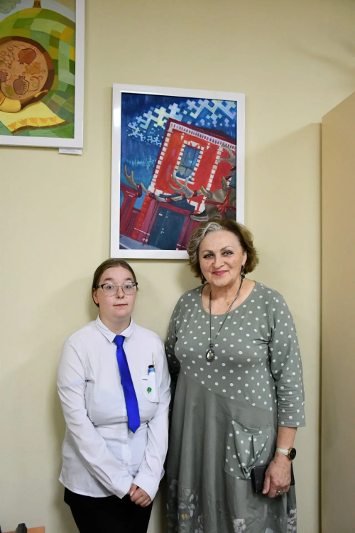 В день 18-летия студентка подарила Елабуге картину о единстве
