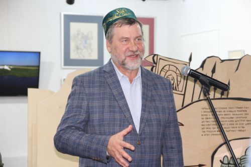 В Елабуге открылась выставка «Страницы воинской славы России»