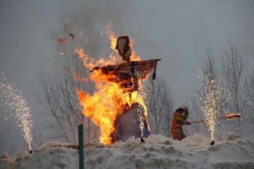 В Елабуге прошел праздник Масленицы