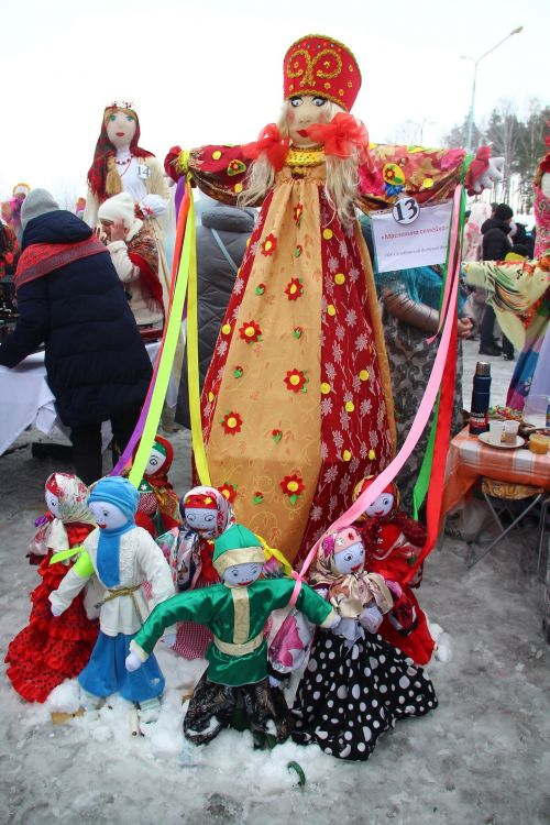 В Елабуге прошел праздник Масленицы