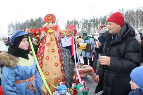 В Елабуге прошел праздник Масленицы