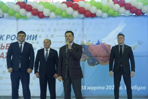 В Елабуге проходит соревнования на Кубок России по борьбе на поясах