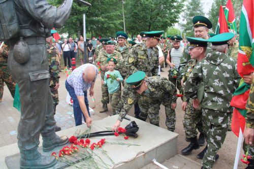 В Елабуге празднуют День пограничника