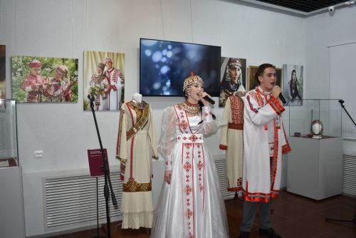 В Елабуге открылась выставка «Народ в серебряном одеянии»