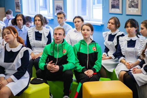 Школьники Лисичанска и Рубежного встретились с министром образования и науки РТ и главой Елабужского района