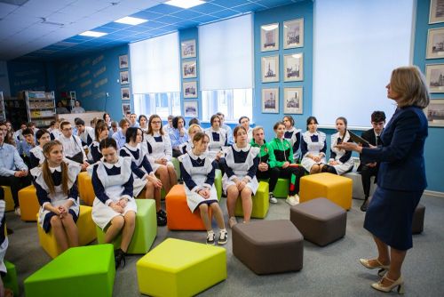 Школьники Лисичанска и Рубежного встретились с министром образования и науки РТ и главой Елабужского района