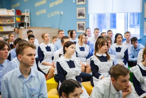 Школьники Лисичанска и Рубежного встретились с министром образования и науки РТ и главой Елабужского района
