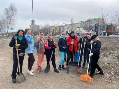 В Елабуге и районе активно проходят субботники