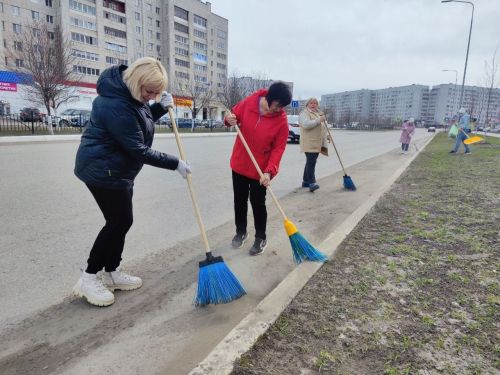 В Елабуге и районе активно проходят субботники
