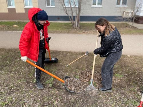В Елабуге и районе активно проходят субботники