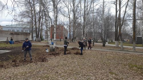 В Елабуге и районе активно проходят субботники