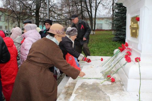 В Елабуге свои юбилеи отмечают два памятника Ленину