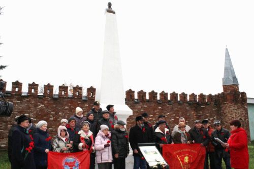 В Елабуге свои юбилеи отмечают два памятника Ленину