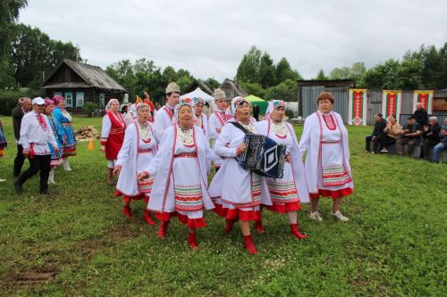 В Елабужском районе прошел Пеледыш пайрём (Праздник цветов)
