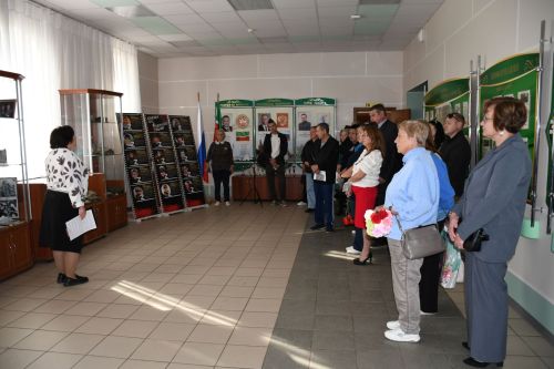 В елабужской школе открыли стелу «Свеча» в память о погибших на СВО выпускниках
