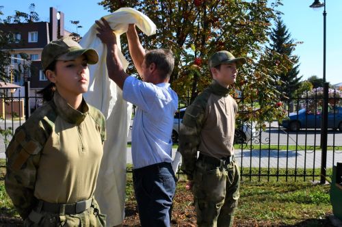 В елабужской школе открыли стелу «Свеча» в память о погибших на СВО выпускниках