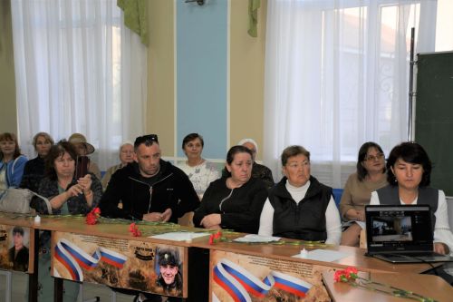 В елабужской школе открыли стелу «Свеча» в память о погибших на СВО выпускниках
