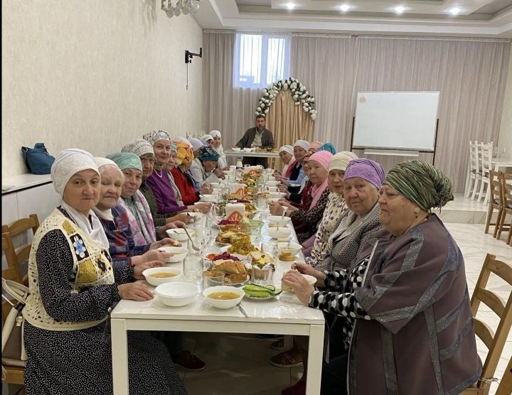 Алабуганың Әҗмәл мәчетендә Өлкәннәр көне үтте