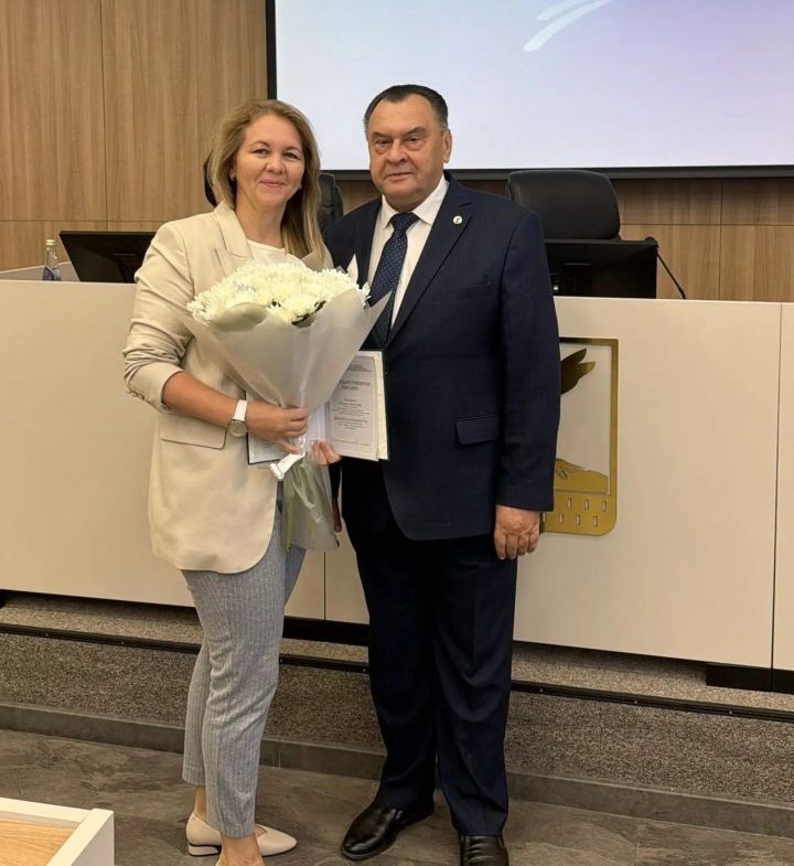 Алабуга төзүчеләрен шәһәр планеркасында бүләкләр белән билгеләп үттеләр