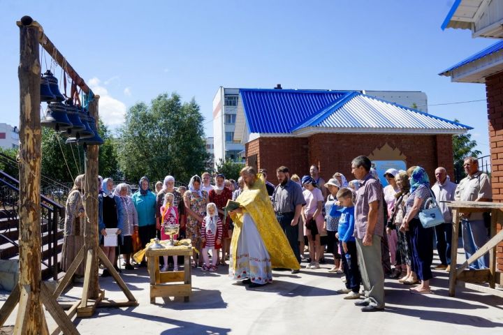 В Елабуге освятили колокола Георгиевского храма
