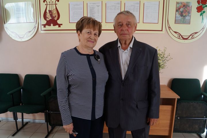 В Елабужском районе семью Портновых наградили медалью "За любовь и верность"