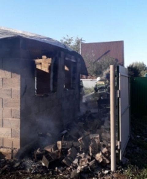 В Елабужском районе сгорел садовый домик