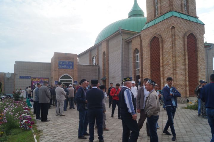 В мечетях Елабужского района состоялся намаз к празднику Курбан-байрам
