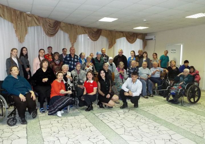 В Елабуге студенты устроили Праздник доброты в  доме-интернате для престарелых и инвалидов