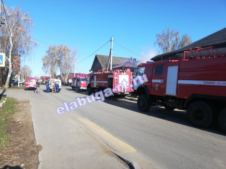 В Елабуге произошел пожар в двухэтажном  жилом доме