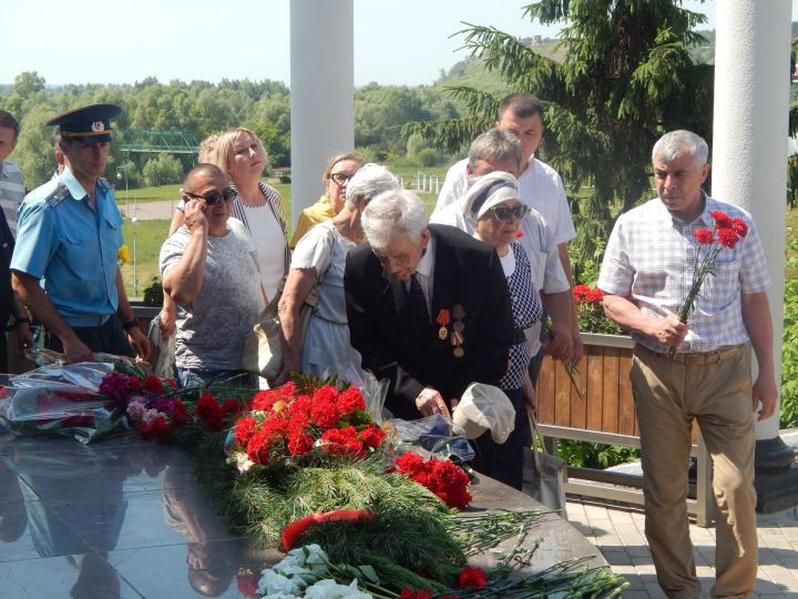 В Елабуге состоялось мероприятие, посвященное Дню памяти и скорби