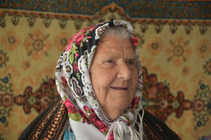 90 лет исполнилось ветерану Великой Отечественной войны Жаровой Марии