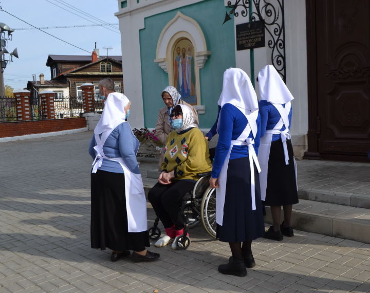 Пожилые елабужане посетили собор