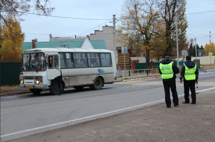 В Елабуге проверяют автобусы на соблюдение санитарных правил