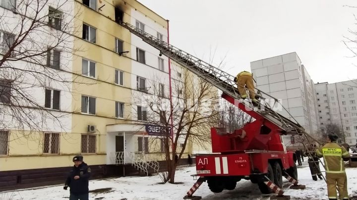 В результате пожара в Елабуге госпитализирован мужчина
