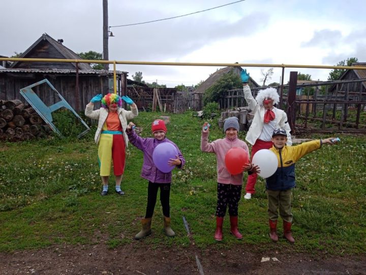 В Мурзихинском поселении детям подарили праздник