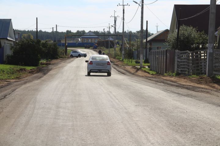 В селах Елабужского района проходит ремонт дорог