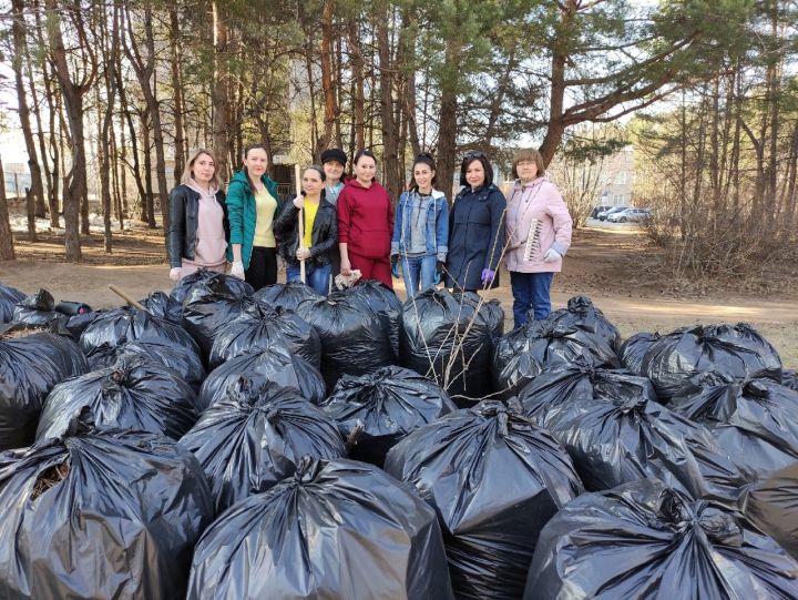 Сотрудники "Новой Камы" и "Алабуга нуры" приняли участие во Всероссийском субботнике