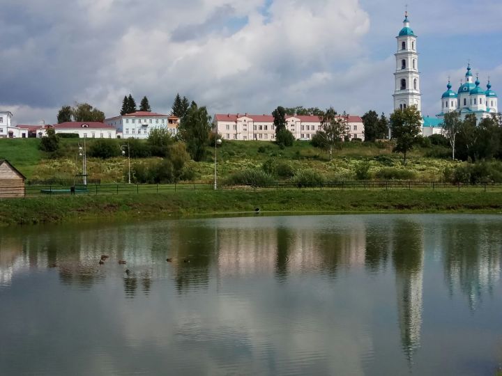 В Елабуге по счастливой случайности спасли от гибели двух детей