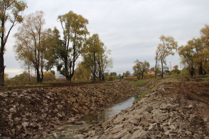 В Елабуге завершается очистка малых рек