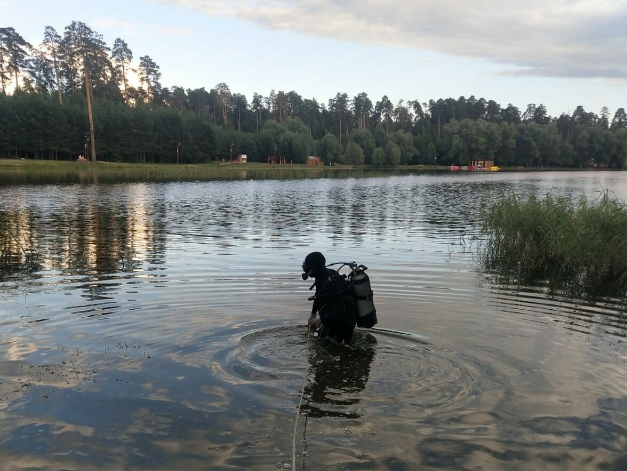 Водолазы ищут пропавшего мужчину на озере Лебяжье в Казани