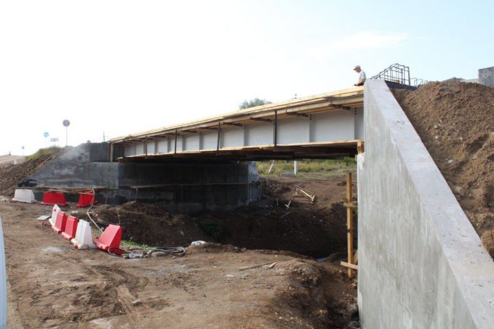 В Мурзихе ремонтируют мост