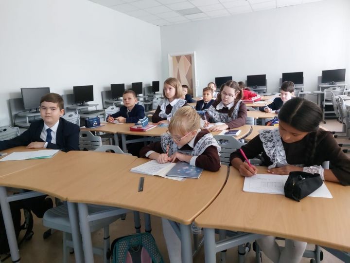 Новое оборудование и ремонт кабинетов: в школах Елабуги реализуются гранты «Татнефть»