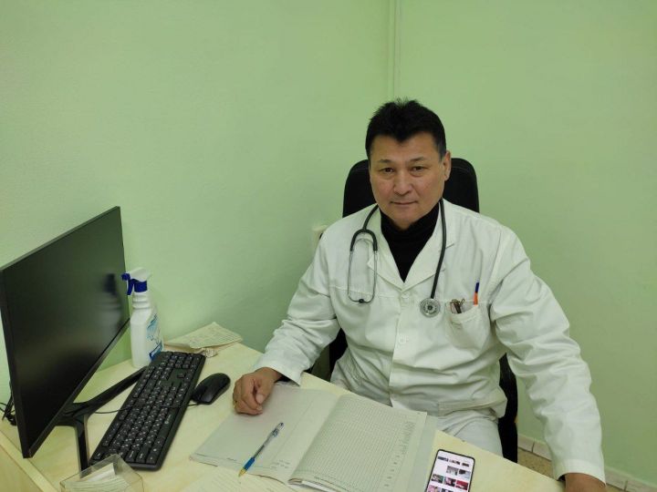 В Елабужской ЦРБ - новый врач-терапевт