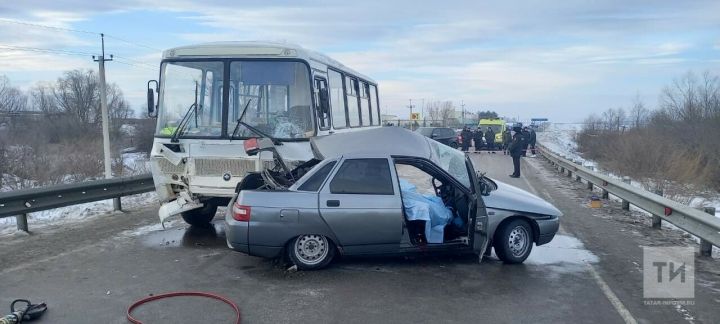 В Татарстане возбудили уголовное дело после страшного ДТП с автобусом