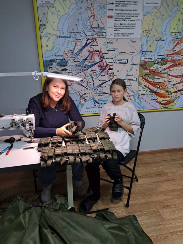 В Елабуге шьют уникальные подсумки для бойцов СВО