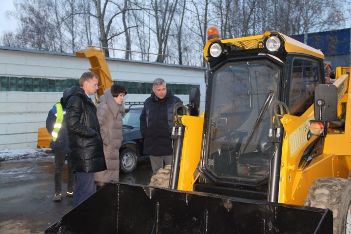 В Елабуге оценили готовность снегоуборочной техники